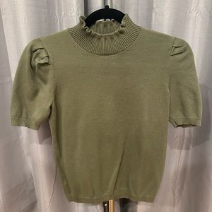 Green short sleeve sweater